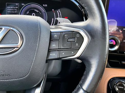 Used 2022 Lexus NX 350h Premium image 23