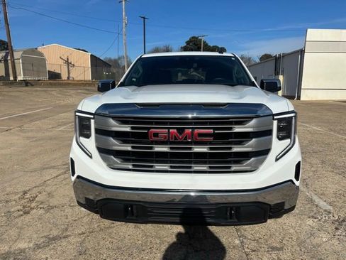 Used 2024 GMC Sierra 1500 SLE image 10