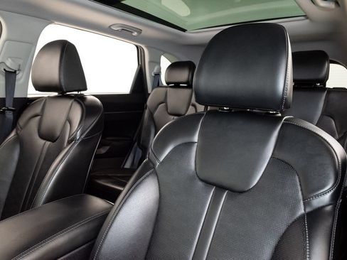 Used 2024 Kia Sorento S w/ Panoramic Sunroof Package FWD image 12