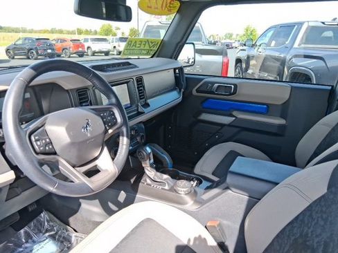 Used 2022 Ford Bronco Wildtrak image 12