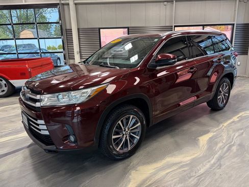 Used 2018 Toyota Highlander XLE FWD image 40