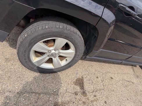 Used 2014 Jeep Patriot Latitude AWD/4WD image 9