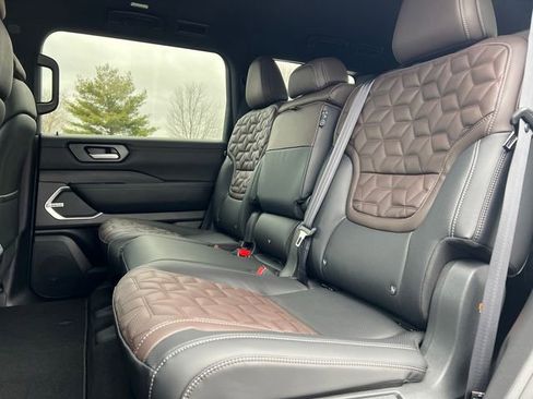 New 2025 Nissan Armada Platinum Reserve image 16