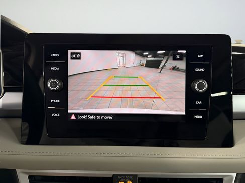 New 2025 Volkswagen Taos SE image 16