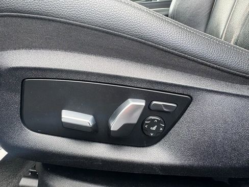 Used 2019 BMW 530e xDrive image 23