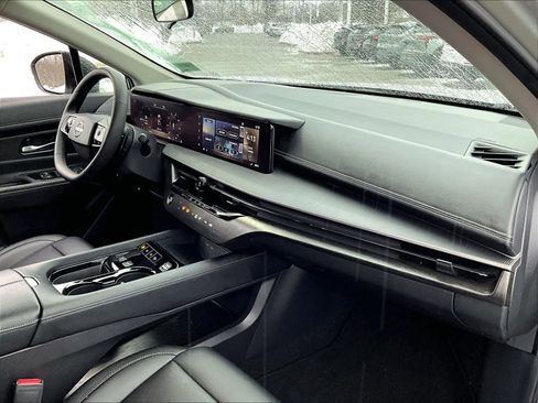 Certified 2025 Nissan Murano SV image 14