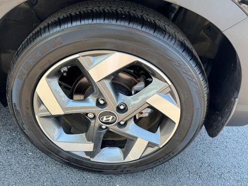Certified 2025 Hyundai Venue SEL FWD image 7