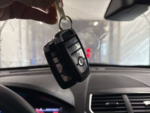 Used 2018 Ford Explorer Sport image 25