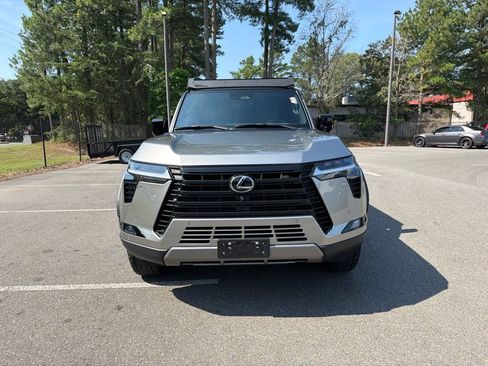 Used 2024 Lexus GX 550 AWD/4WD image 3
