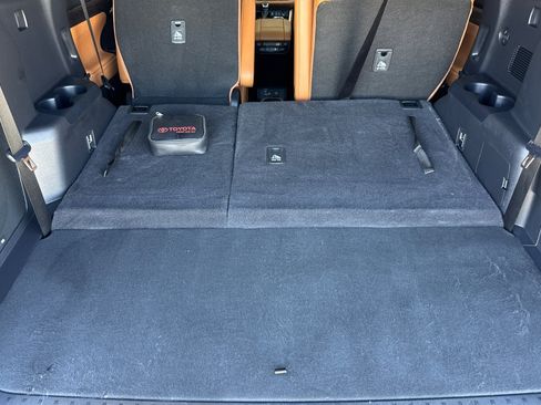 Used 2023 Toyota Highlander Platinum FWD image 15