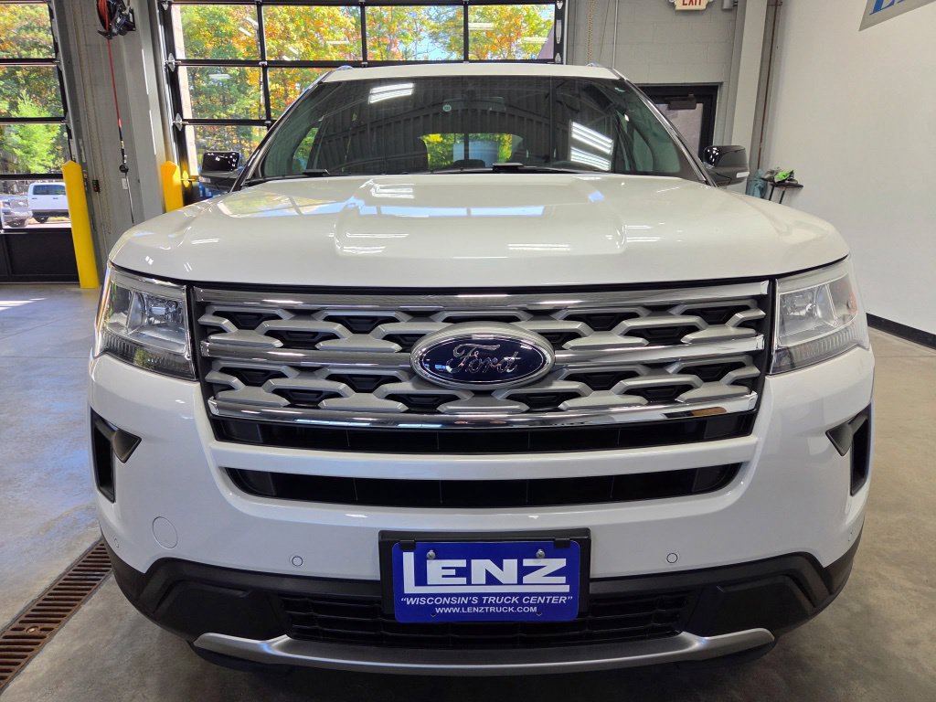 Used 2018 Ford Explorer XLT w/ XLT Technology Feature Bundle AWD/4WD image 3