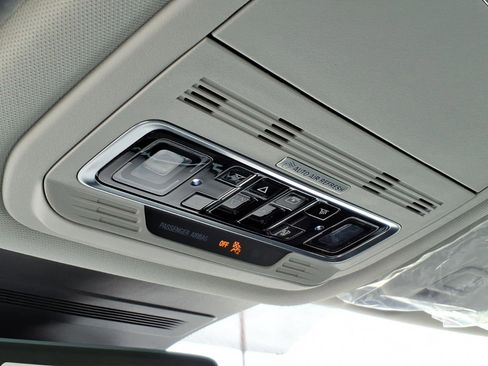 New 2026 Lincoln Nautilus Premier w/ Equipment Group 102A AWD/4WD image 20