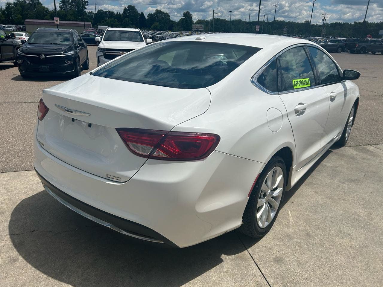 Used 2015 Chrysler 200 Limited w/ Convenience Group FWD image 5