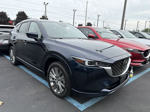Used 2023 MAZDA CX-5 Signature AWD/4WD image 2
