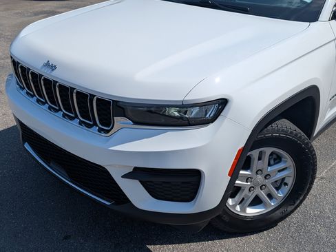 Used 2023 Jeep Grand Cherokee Laredo w/ Trailer Tow Prep Group (B) RWD image 13