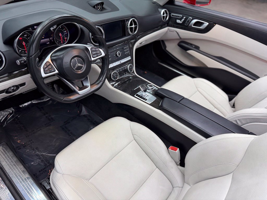 Used 2017 Mercedes-Benz SL 550 w/ Driver Assistance Package image 32