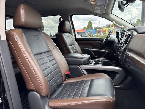 Used 2018 Nissan Titan Platinum Reserve w/ Platinum Utility Package AWD/4WD image 17