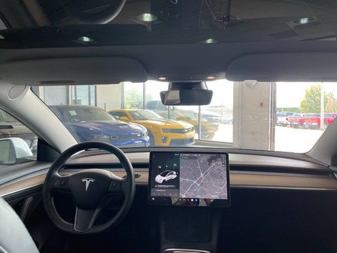 Used 2022 Tesla Model 3 image 21