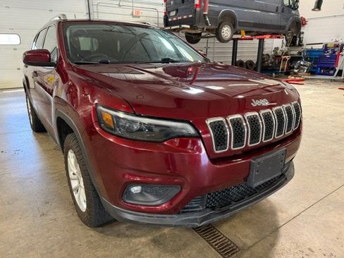 Used 2019 Jeep Cherokee Latitude w/ Popular Appearance Group AWD/4WD image 1