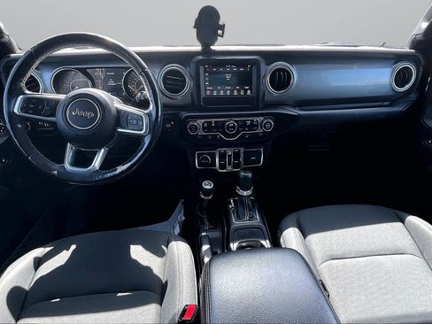 Used 2021 Jeep Wrangler Unlimited Sahara w/ Cold Weather Group AWD/4WD image 14