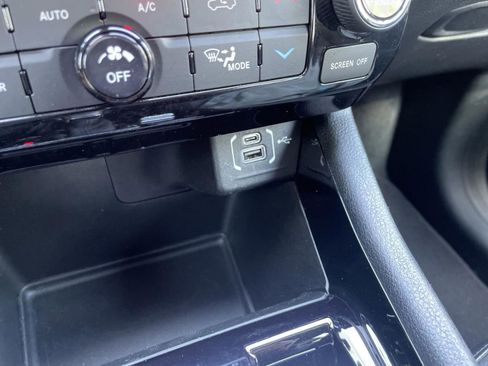 Used 2022 Jeep Compass Limited image 29