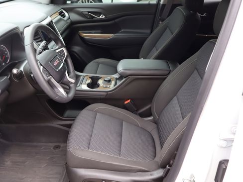 Certified 2023 GMC Acadia SLE w/ Driver Convenience Package image 16