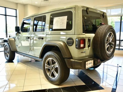 Used 2023 Jeep Wrangler Unlimited w/ Sun & Screen Package AWD/4WD image 4