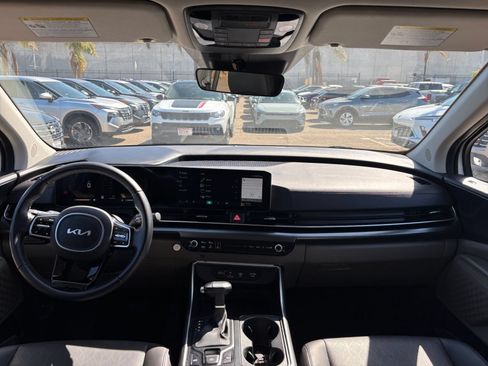 Used 2026 Kia Carnival FWD image 36