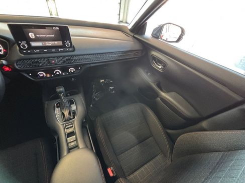 Used 2025 Honda HR-V Sport image 39