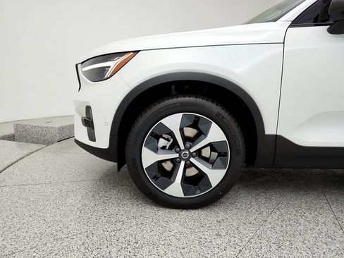 New 2026 Volvo XC40 B5 Plus w/ Protection Package Premier AWD/4WD image 29