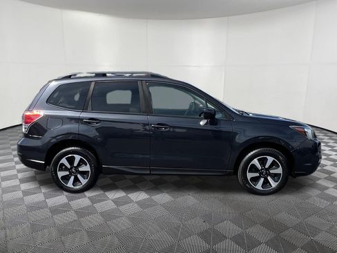 Used 2017 Subaru Forester 2.5i Premium AWD/4WD image 7