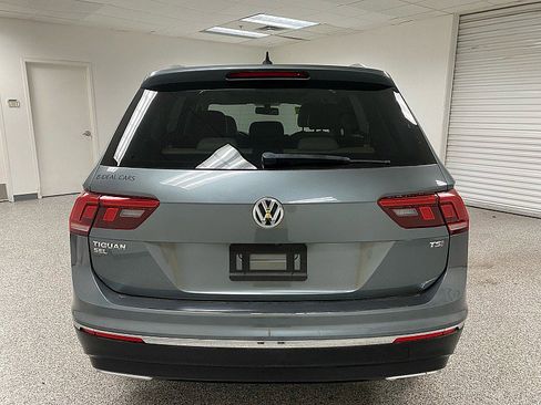 Used 2018 Volkswagen Tiguan SEL image 6