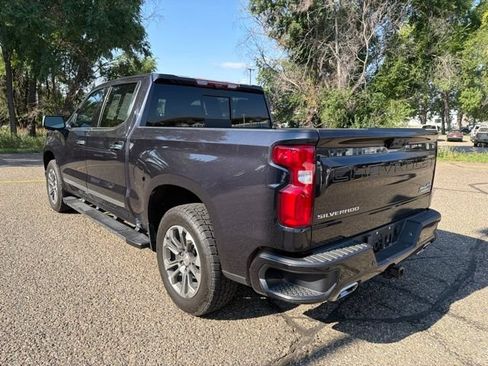 Used 2024 Chevrolet Silverado 1500 High Country w/ Technology Package AWD/4WD image 4