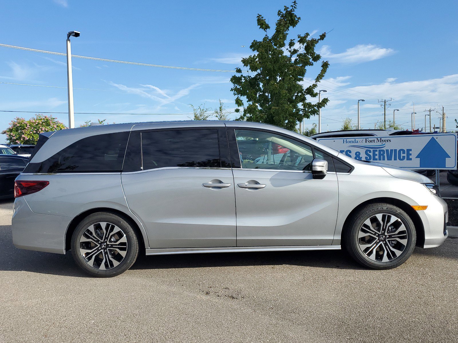 New 2026 Honda Odyssey Elite image 4