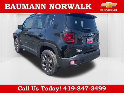 Used 2023 Jeep Renegade Limited w/ Sun/Sound Group AWD/4WD image 5