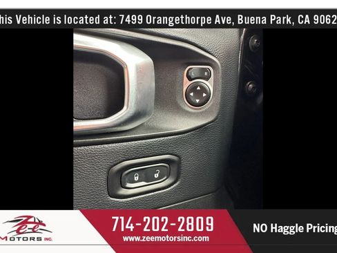 Used 2018 Jeep Wrangler Unlimited Rubicon image 34