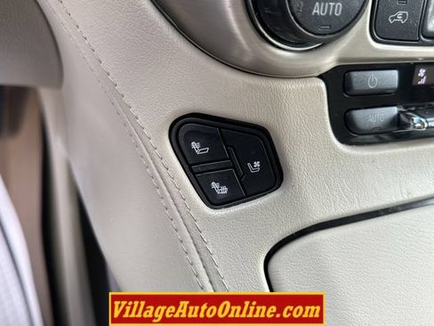 Used 2018 GMC Yukon Denali w/ Open Road Package AWD/4WD image 29