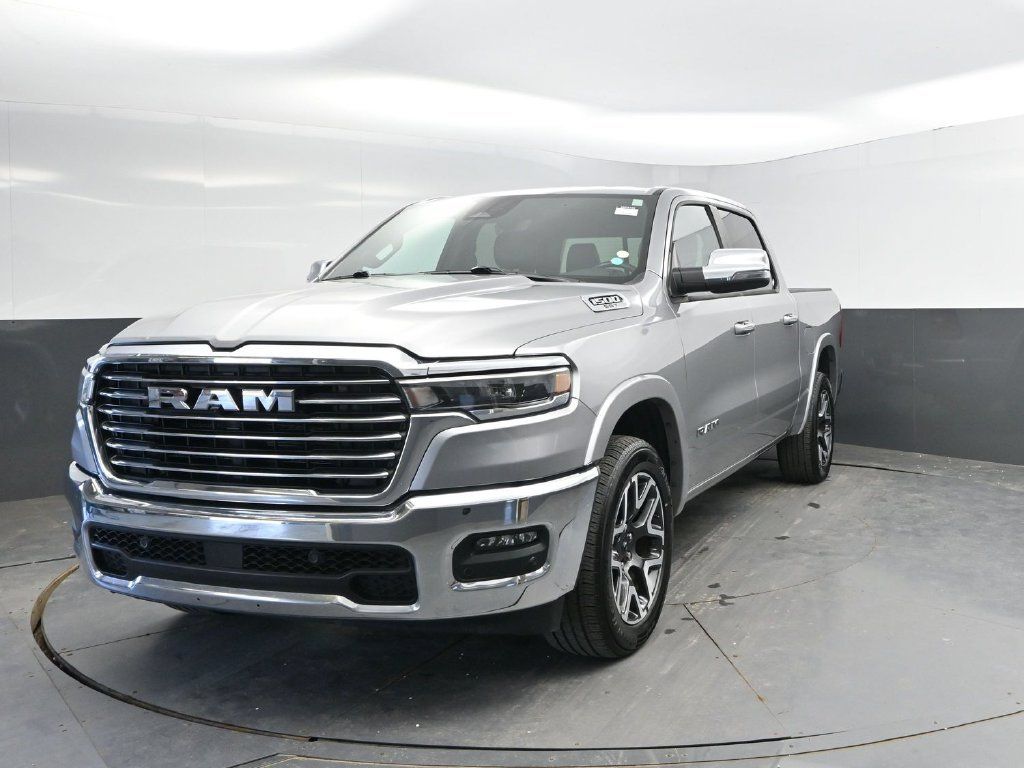 Used 2025 RAM 1500 Laramie AWD/4WD image 3