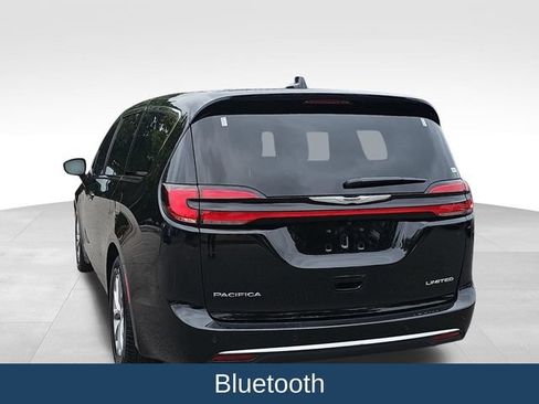 Used 2026 Chrysler Pacifica Limited FWD image 6