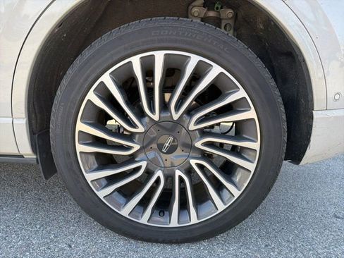 Used 2022 Lincoln Corsair Grand Touring w/ Towing Package image 20