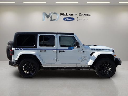 Used 2023 Jeep Wrangler Unlimited Sahara AWD/4WD image 6