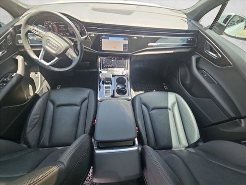 Used 2020 Audi Q7 3.0T Premium Plus w/ Premium Plus Package AWD/4WD image 17