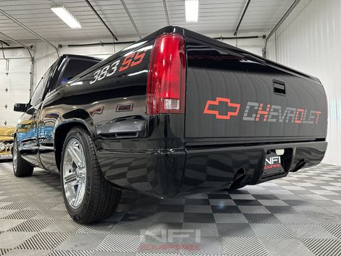 Used 1990 Chevrolet Silverado 1500 2WD Regular Cab image 21