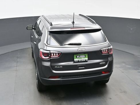 Used 2022 Jeep Compass Latitude AWD/4WD image 36