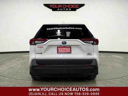Used 2021 Toyota RAV4 XLE Premium AWD/4WD image 4