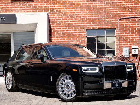 Used 2022 Rolls-Royce Phantom Extended Wheelbase w/ The Phantom Package RWD image 21