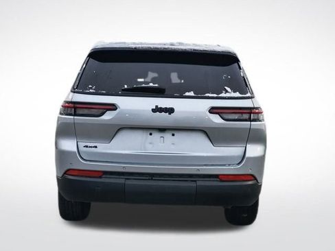 Used 2024 Jeep Grand Cherokee L Laredo image 11