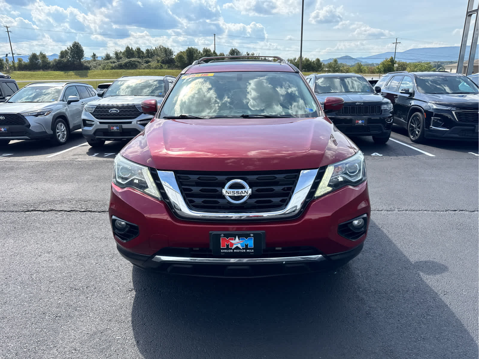 Used 2019 Nissan Pathfinder Platinum AWD/4WD image 16