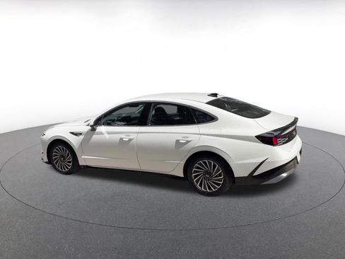 Used 2025 Hyundai Sonata SEL FWD image 11