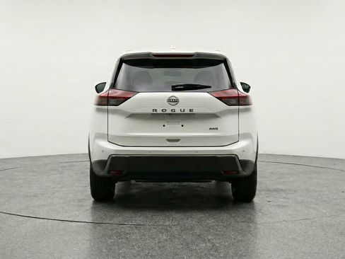 Used 2025 Nissan Rogue SV image 7